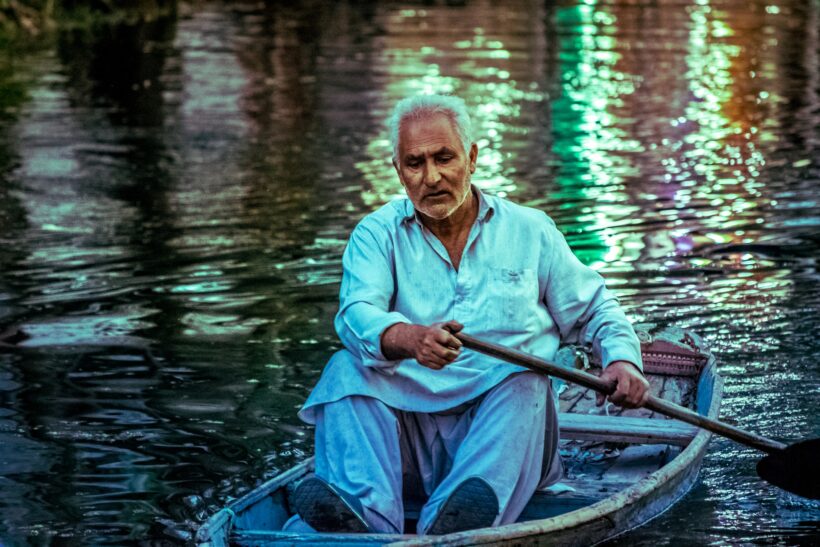 Lone Boater, Srinagar